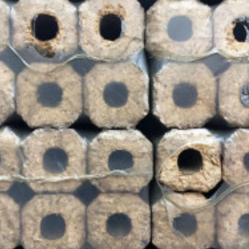 Dřevěné brikety PINI KAY – paleta 960 kg